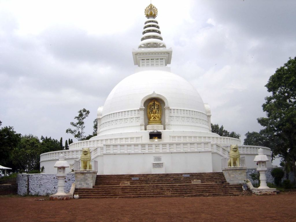 Shanti_Stupa,_Rajgir