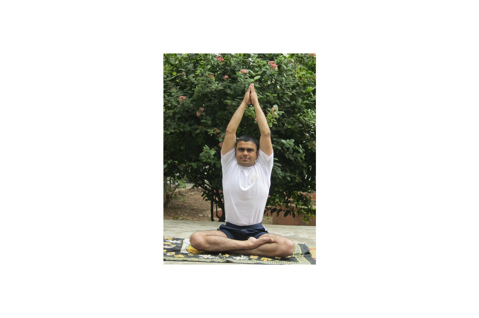 Parivritta Svastikasana (var 1) | yogasana